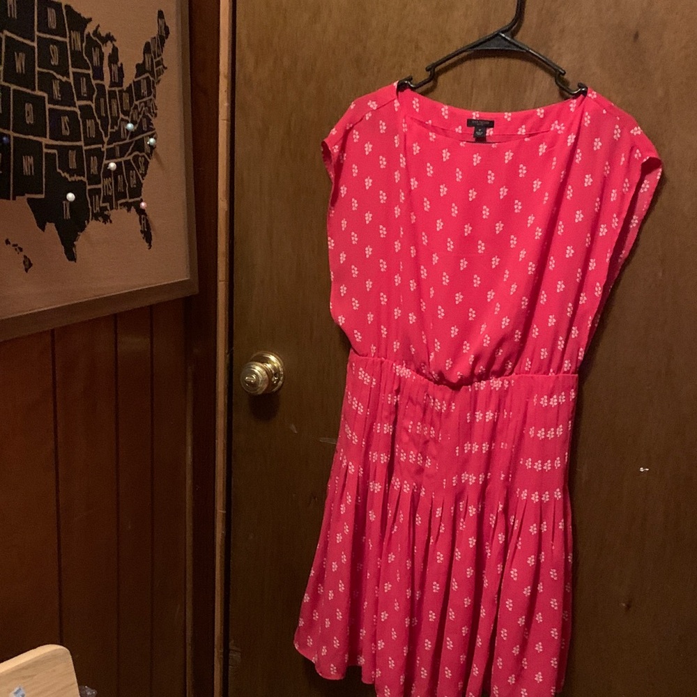 Ann Taylor Vibrant Pink dress with White Floral Details size 6 petite